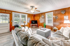 2 Mi to Ski Sapphire Pet-Friendly Cashiers Cabin